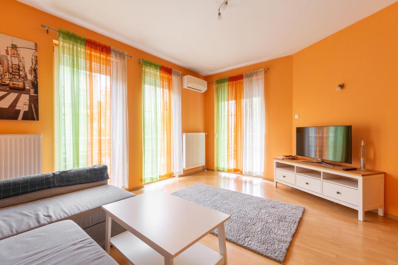 M36 Mester Apartment Budapest Esterno foto